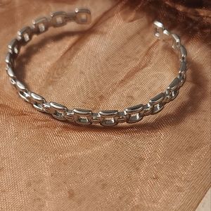 Marlyn schiff square cuff chain band bracelet in silver color Stacking Jewelry